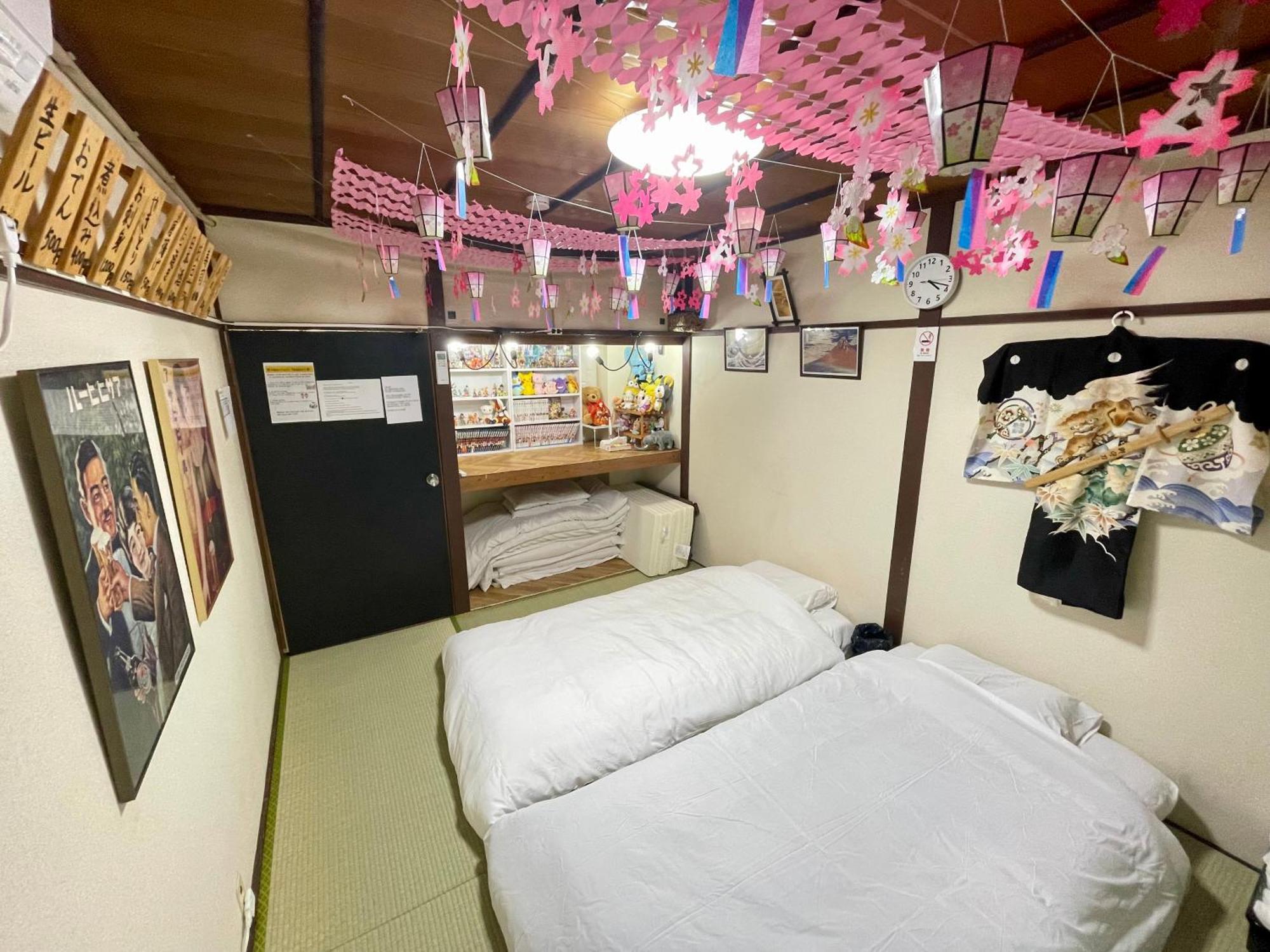 Cool Syowa Retro Style Manga&Anime Apt Sinjuku Kabukicho Tokyo prefektur Exteriör bild
