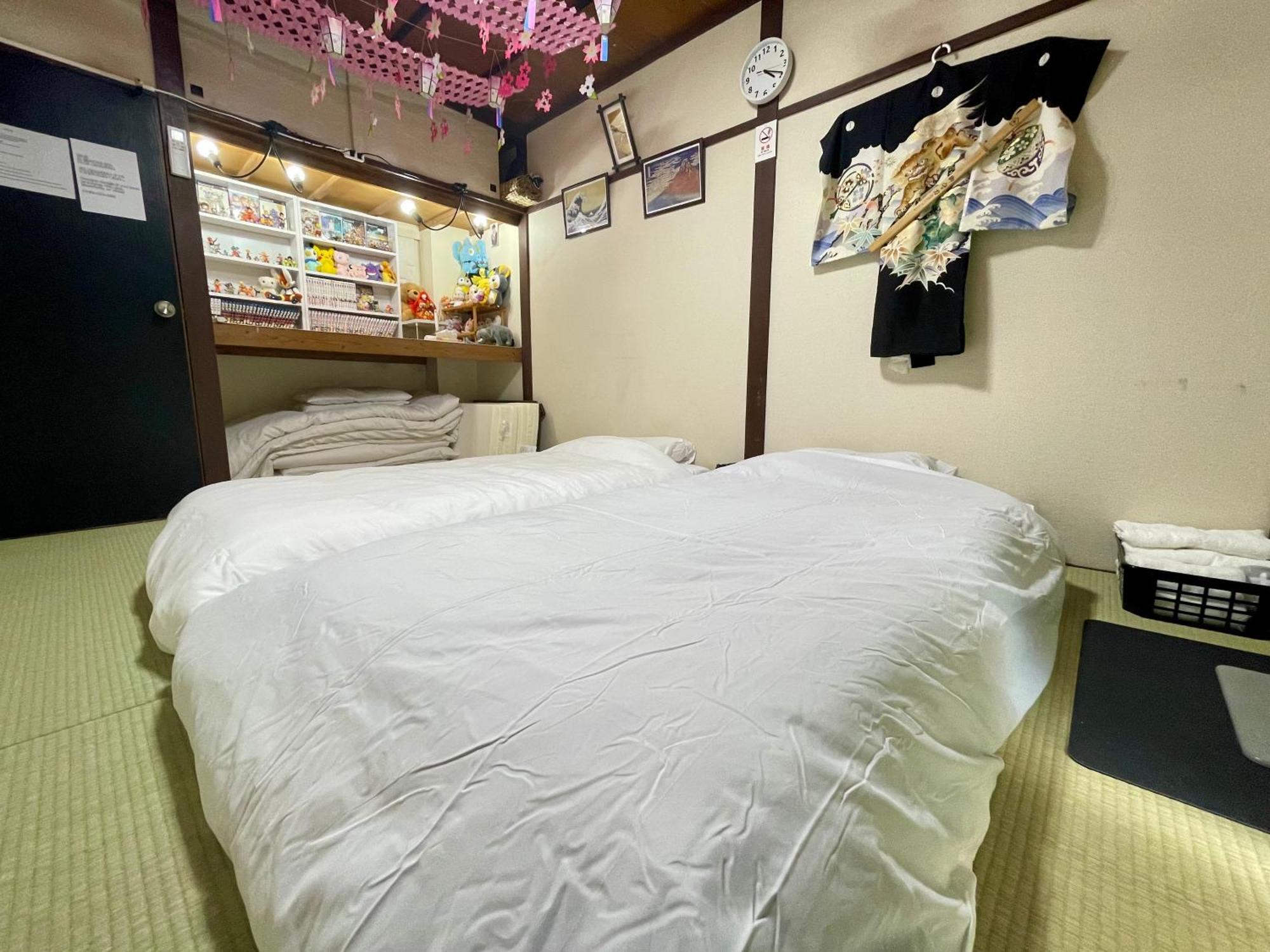 Cool Syowa Retro Style Manga&Anime Apt Sinjuku Kabukicho Tokyo prefektur Exteriör bild