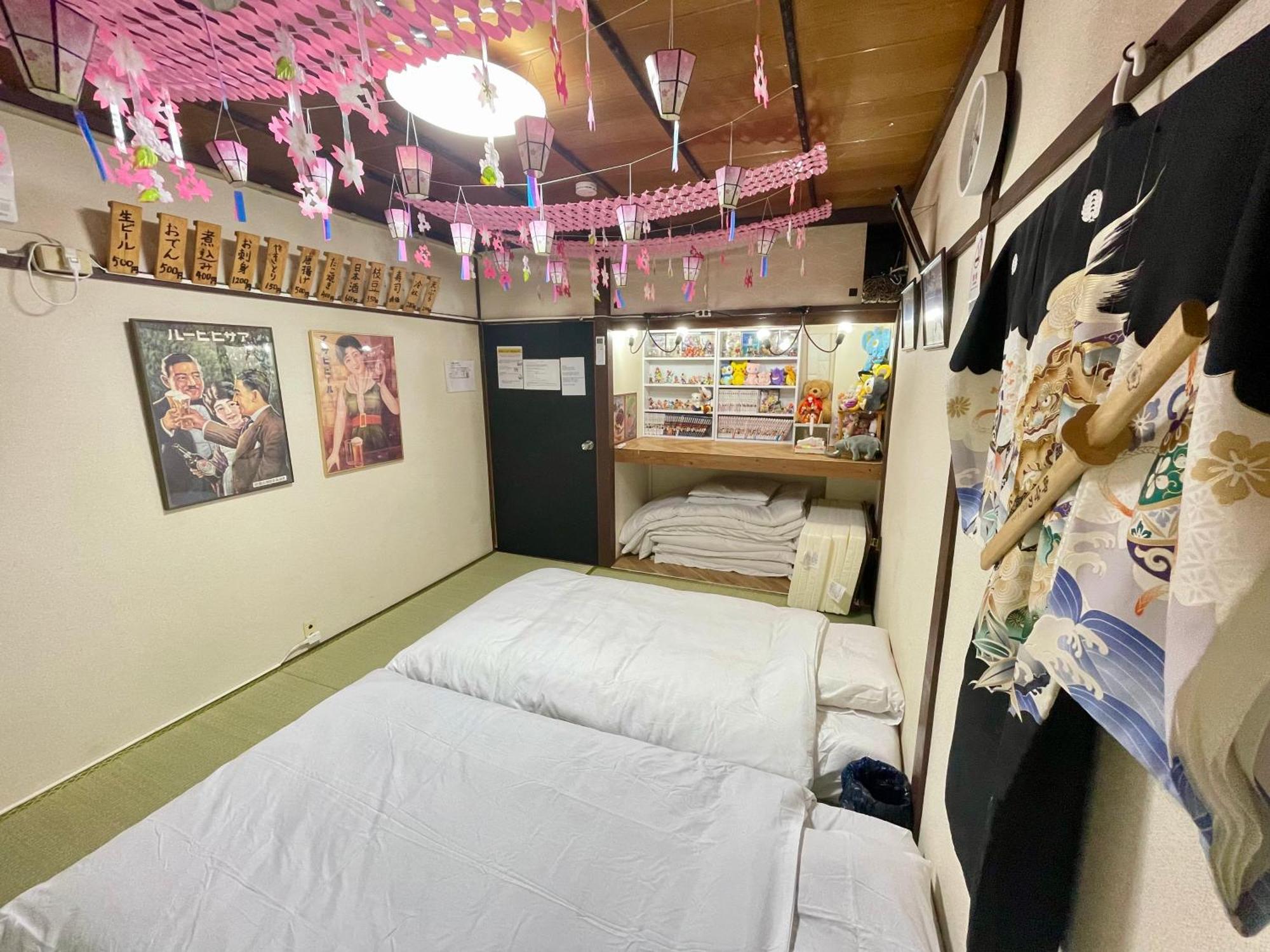 Cool Syowa Retro Style Manga&Anime Apt Sinjuku Kabukicho Tokyo prefektur Exteriör bild