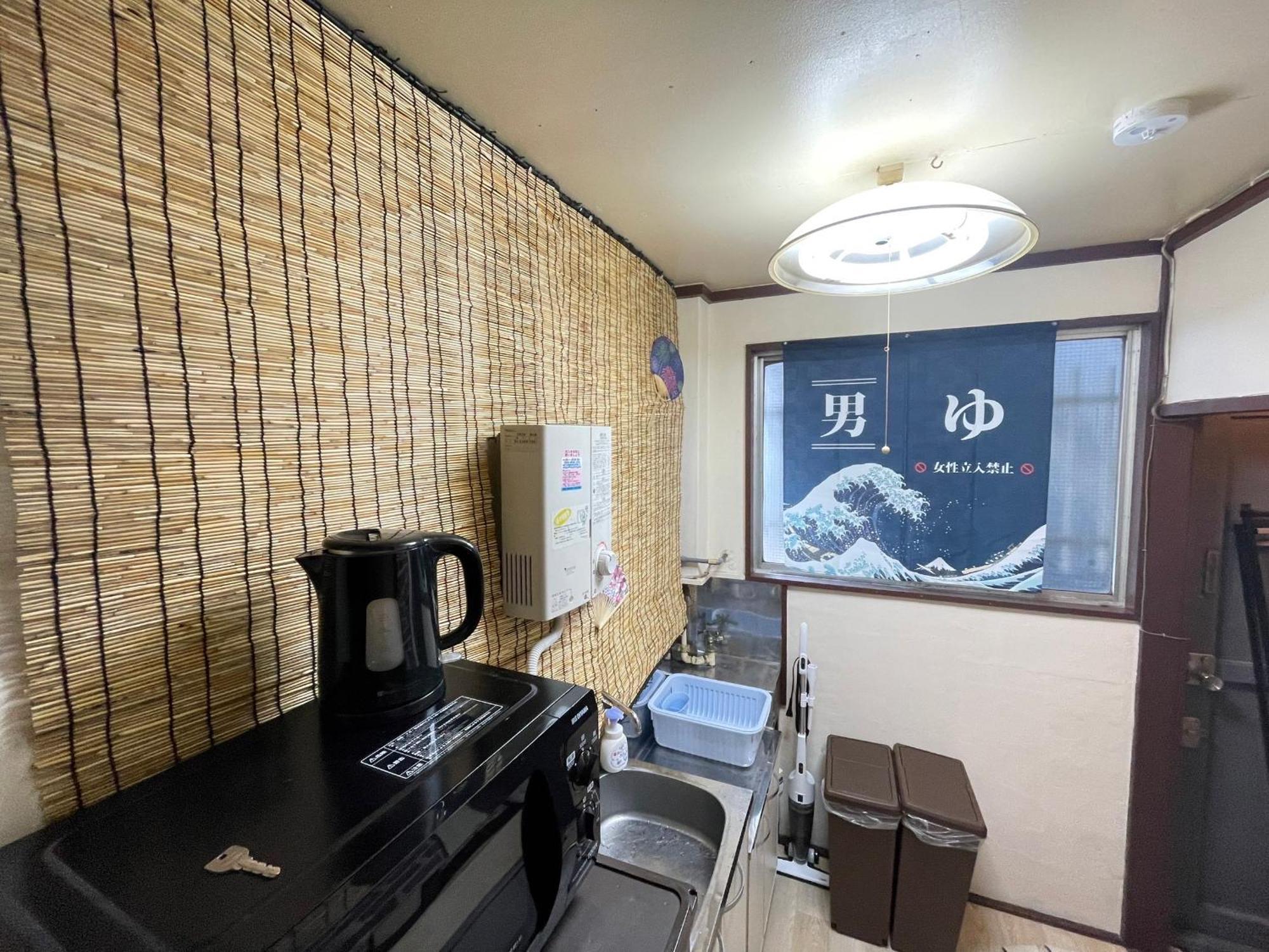 Cool Syowa Retro Style Manga&Anime Apt Sinjuku Kabukicho Tokyo prefektur Exteriör bild